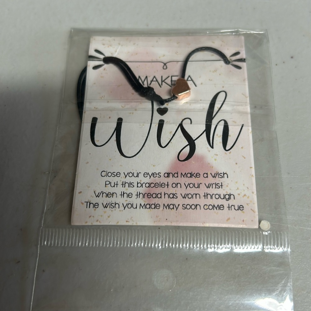 Kids make a wish bracelet